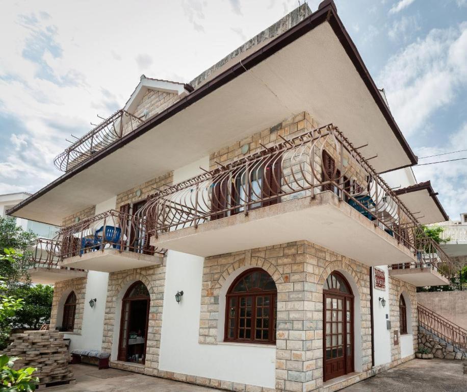 Maribela Apartments Trogir Ngoại thất bức ảnh