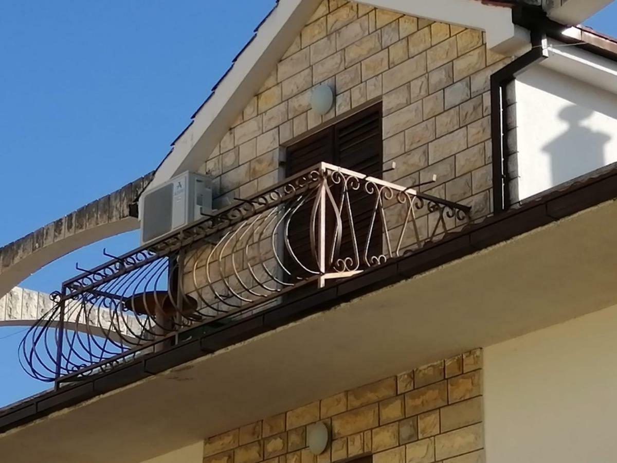 Maribela Apartments Trogir Ngoại thất bức ảnh